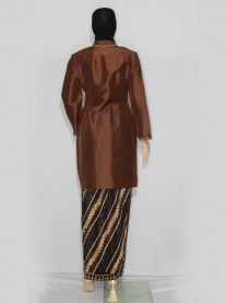 kebaya-labuh-lace-brown-back