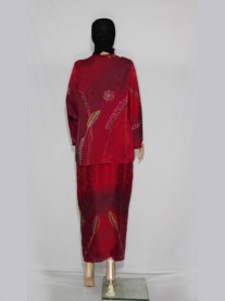 kebaya-labuh-lace-maroon-back