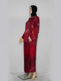 kebaya-labuh-lace-maroon-side